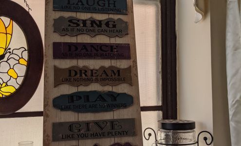 Aunt Nae's Antiques & Gifts