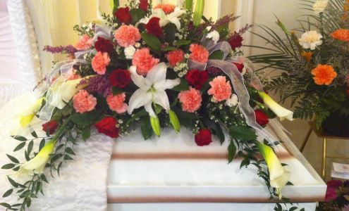 New Montgomery Florist 107 W 2nd St #110, Montgomery City Missouri 63361