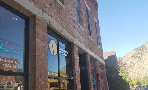 An Exquisite Design 303 W Main St, New Castle Colorado 81647