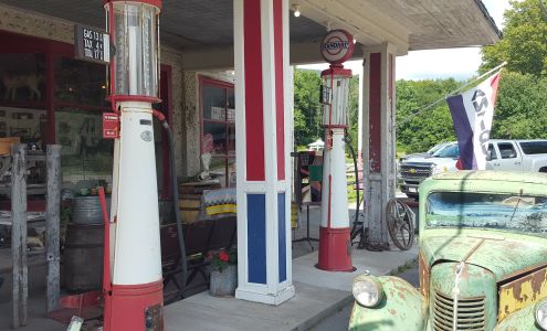 Sharp's Country Store Slaty Fork