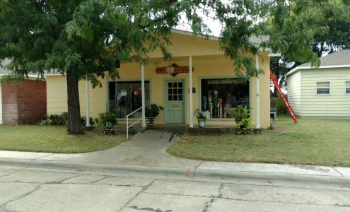 The Flower Shop 212 N 7th St, Canadian Texas 79014