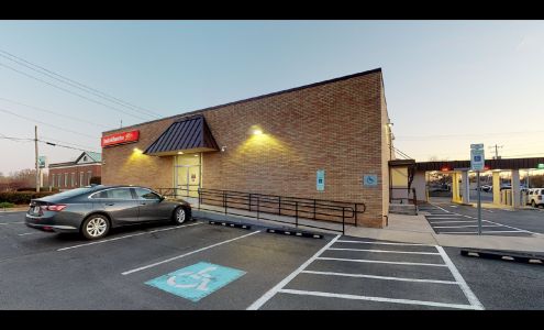 Bank of America (with Drive-thru ATM)