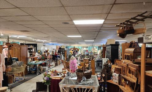 Vintage Consign And Design