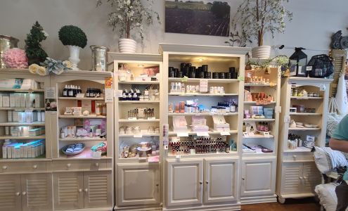 Earth Sweet Botanicals: Bath, Body, Natural Skincare, Classes