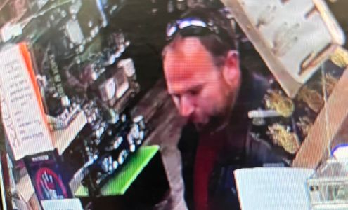 Low Bobs / Leebee's Tobacco