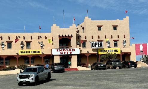 Chee's Indian Store Houck