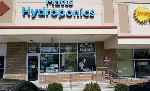 Milford Vapes & Smoke