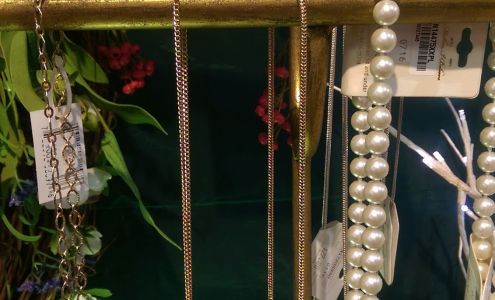 M & W Flower Shop 20 Main St, Chatham Virginia 24531