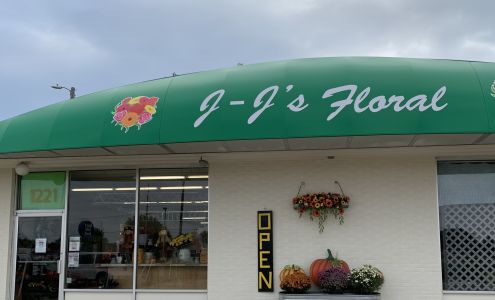 J J's Floral Shop 1221 N Superior Ave, Tomah Wisconsin 54660