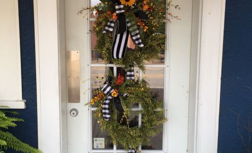 Letty's Designs and Home Decor Le Claire