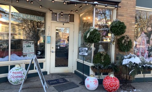 Blooms & Blossoms Florist Gifts & Gourmet