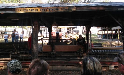 Antique Steam & Gas Engine
