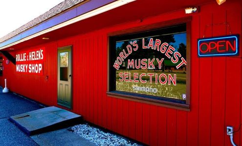 Rollie & Helen's Musky Shop