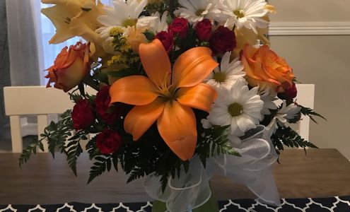 Lamar Greenhouse & Florist 103 E 9th St, Lamar Missouri 64759