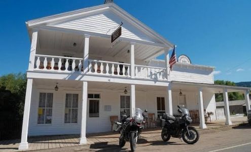 Fairweather Inn Virginia City