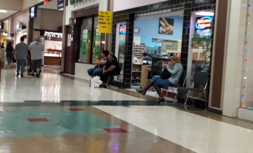 Plaza Del Sol Mall