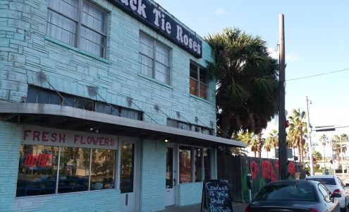 Black Tie Roses Florist