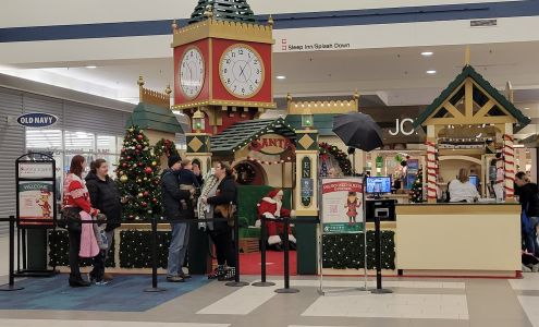 Dakota Square Mall