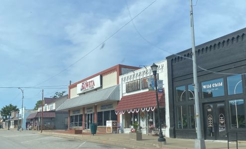 Coweta Flowers & Junktique