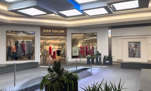 Lakeside Shopping Center