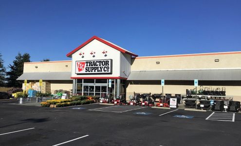 Tractor Supply Lumberton