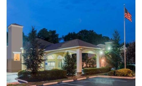 Days Inn & Suites by Wyndham Cherry Hill - Philadelphia