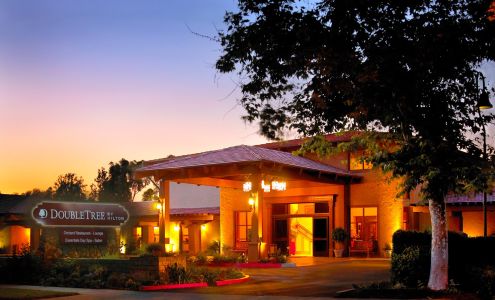 DoubleTree by Hilton Hotel Claremont