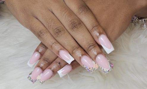 The Nail Lounge