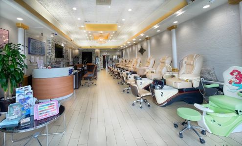 New Nails & Spa Huntington Beach