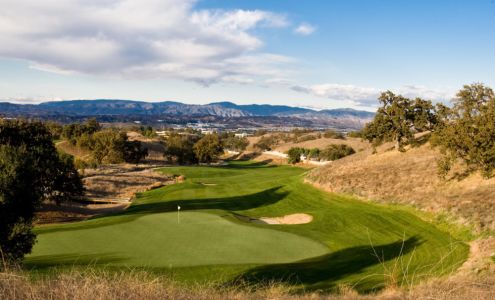 The Oaks Club at Valencia