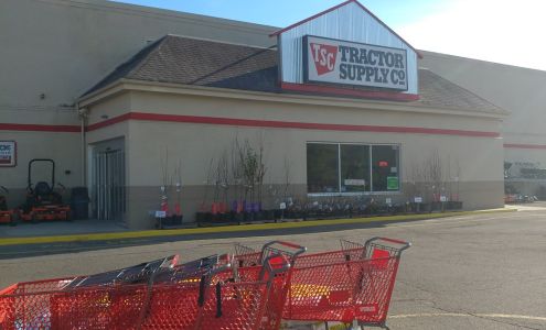 Tractor Supply Lancaster