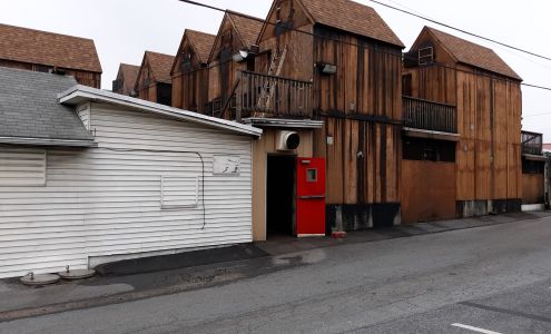 Seltzer's Smokehouse Outlet Store