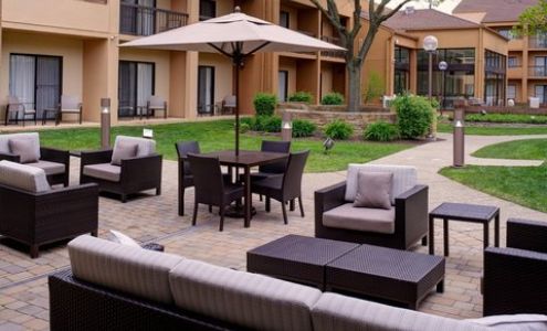 Courtyard by Marriott Detroit Dearborn