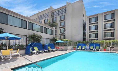 Holiday Inn & Suites Anaheim (1 Blk/Disneyland®) by IHG