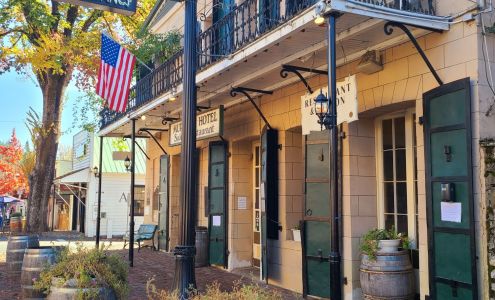 Murphys Historic Hotel