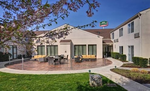 Courtyard Eugene Springfield