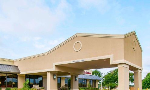 Clarion Inn & Suites Dothan South