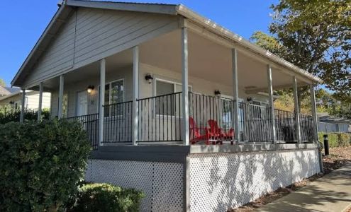 Clear Lake Cottages & Marina