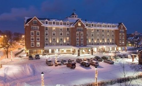 Salem Waterfront Hotel & Suites