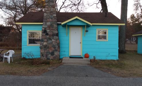 Shayne's Place Motel & Cabins