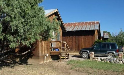 Stone House Lodge & RV Los Ojos