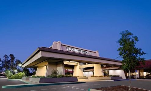 DoubleTree by Hilton Hotel Bakersfield