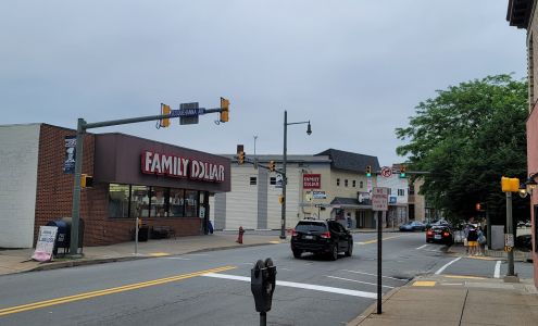 Design 2 Consign Boutique