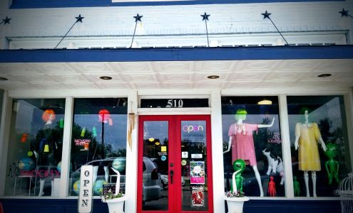 The Frocksy Vintage Vogue