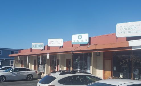 Dress Up Consignment Boutique