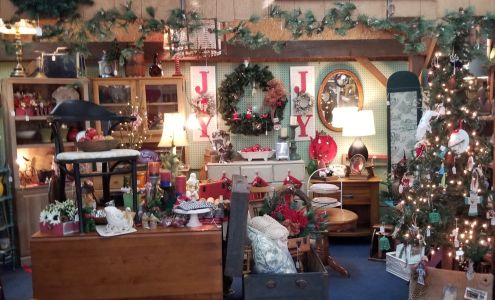 Hidden Treasures Antiques & Flea Market