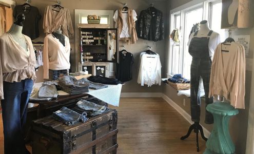 Bella Wigs & Boutique