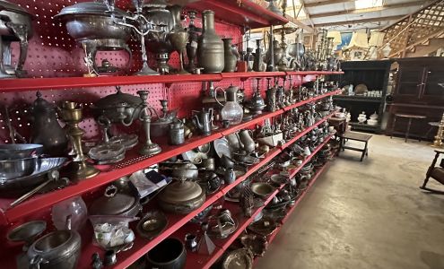 Jeter's Old World Antiques