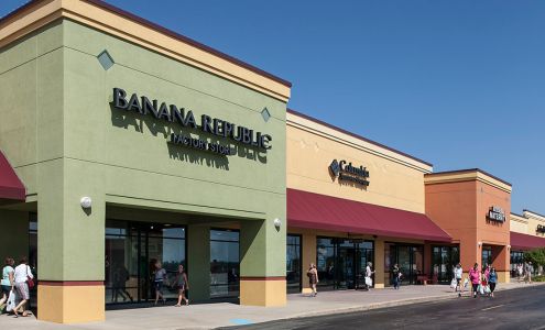 Johnson Creek Premium Outlets