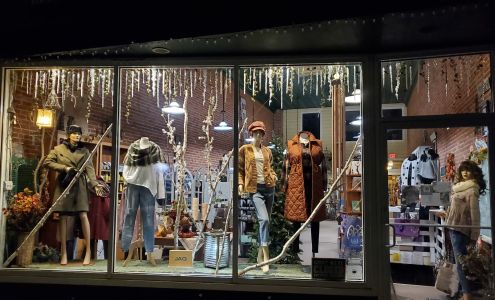 Moongate Gifts & Antiques